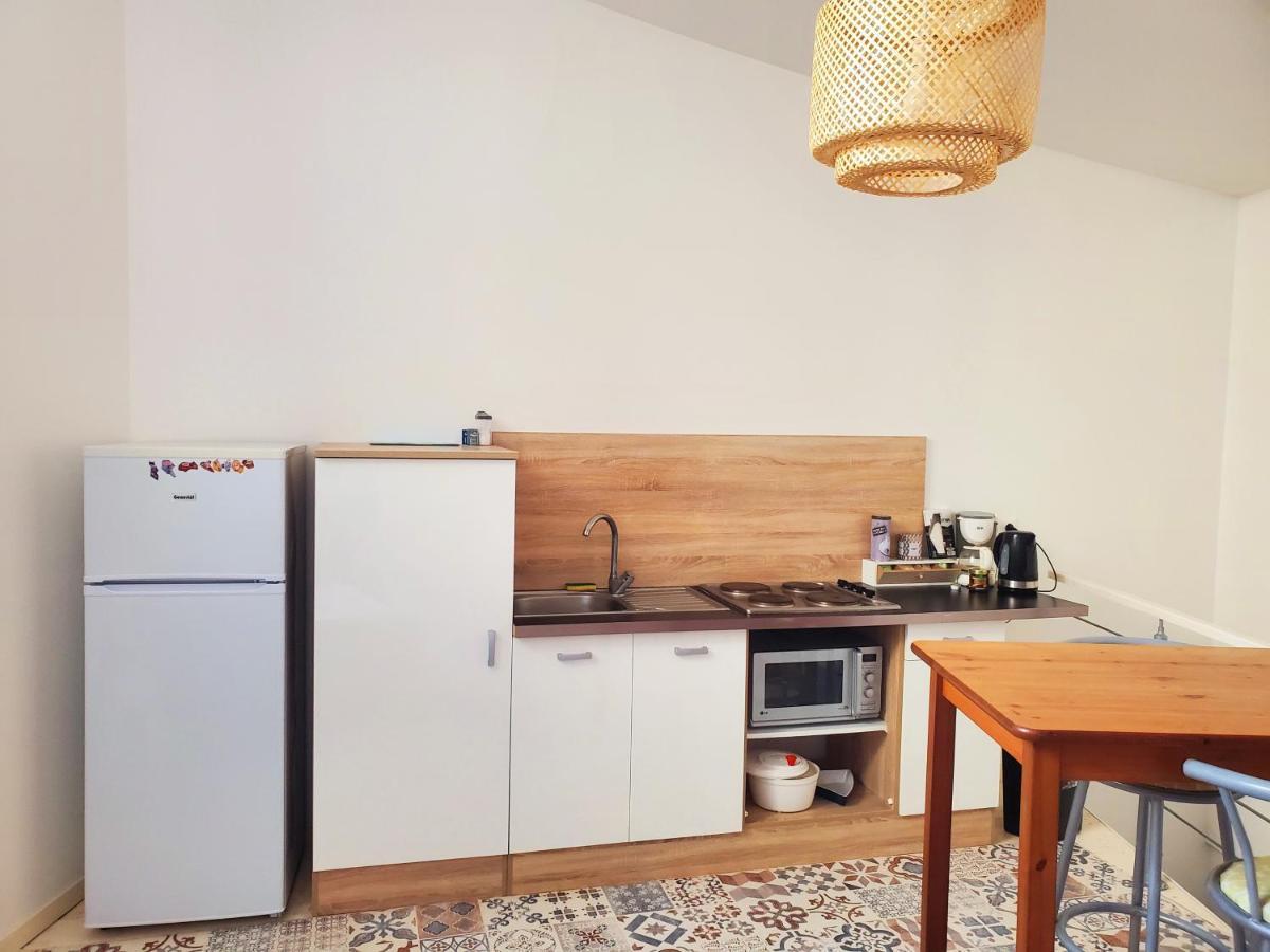 Appartement En Duplex Viviers Esterno foto