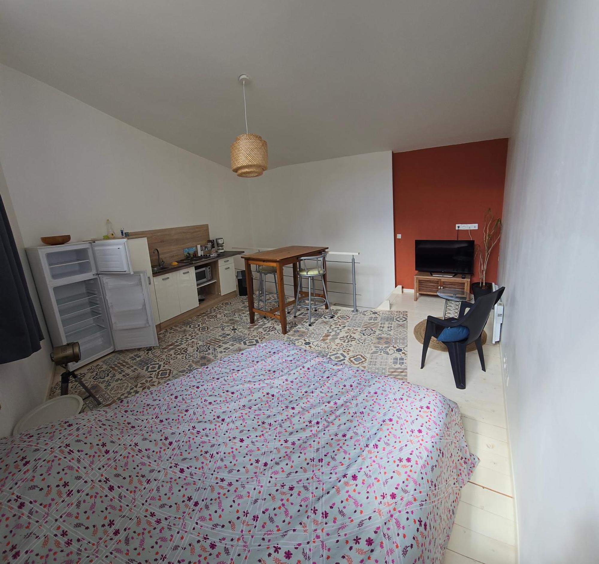 Appartement En Duplex Viviers Esterno foto